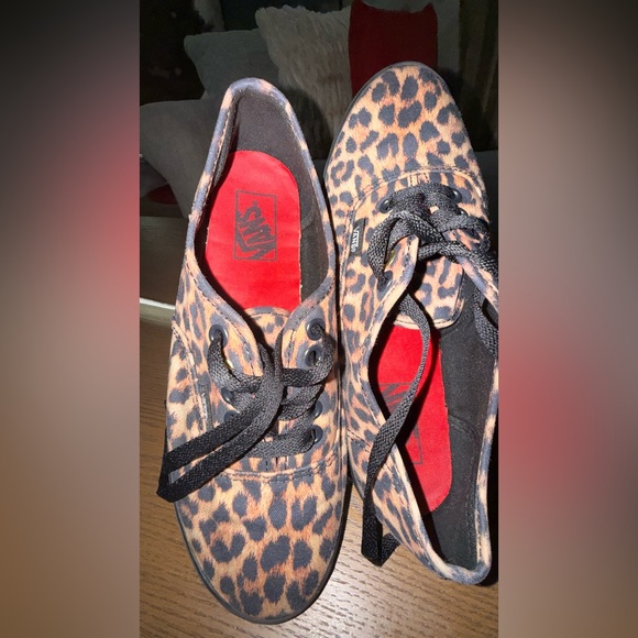 Vans Leopard Print Sneakers - 8W | 6.5 M - Picture 4 of 6